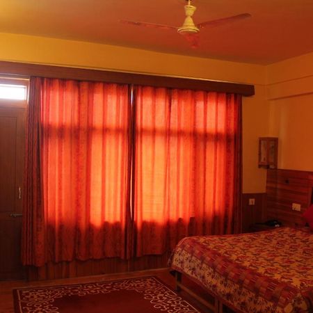 Pema Thang Hotel Kangra Exteriör bild