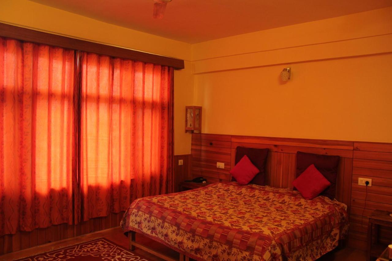 Pema Thang Hotel Kangra Exteriör bild