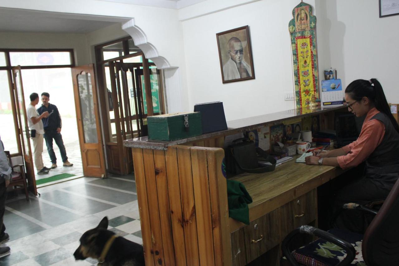 Pema Thang Hotel Kangra Exteriör bild