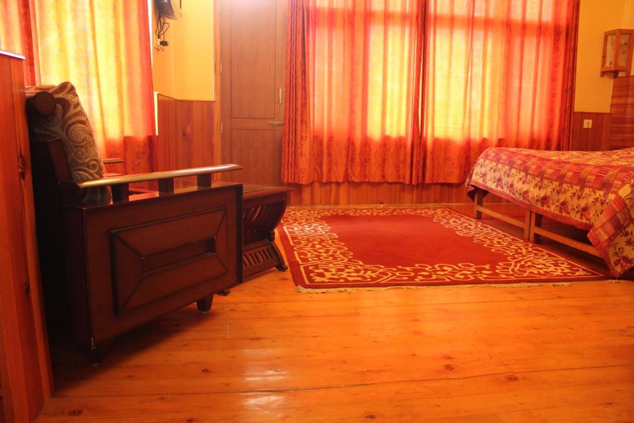 Pema Thang Hotel Kangra Exteriör bild