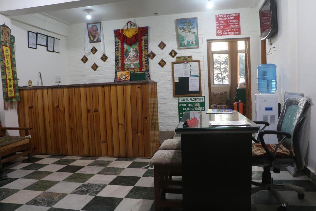 Pema Thang Hotel Kangra Exteriör bild
